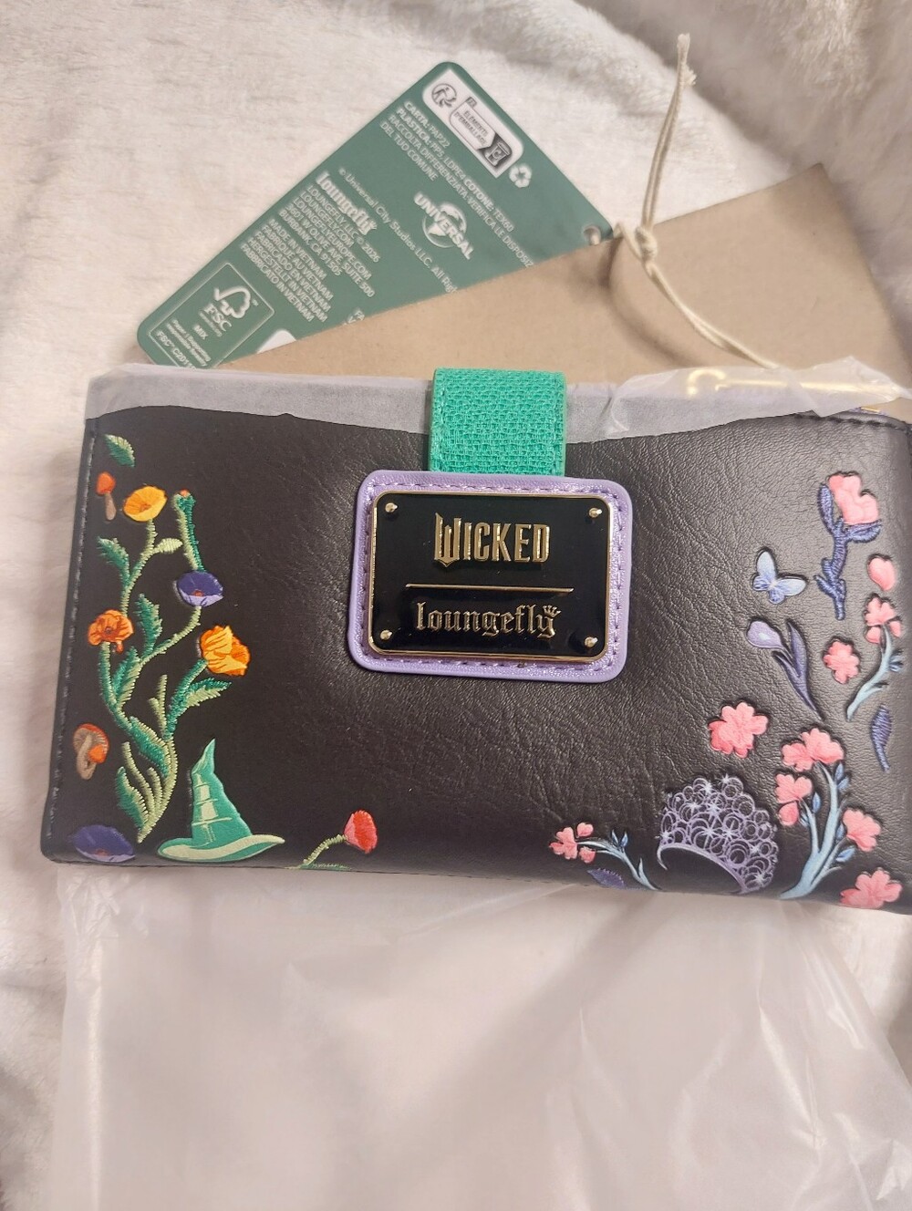 Loungefly Universal Black Wicked Floral And Lace Zip Wallet with Green Black NWT